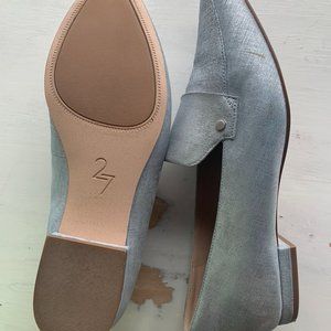 27 Edit Blue Linen Flats